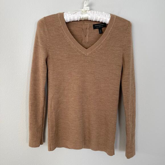 Banana Republic Factory 100% Merino Wool Tan Sweater (Petite M) - Picture 1 of 8